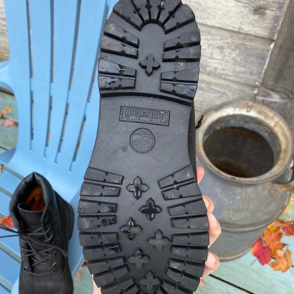 Black Timberlands - Picture 2 of 6